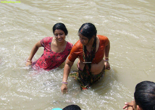 Desi Aunties Back Side