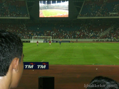 I See More Red Shirts Than Face Masks! picture manchester united  photo