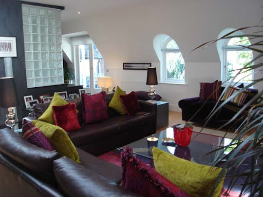 Modern Highlights Living Room Interior Design | Bhouse