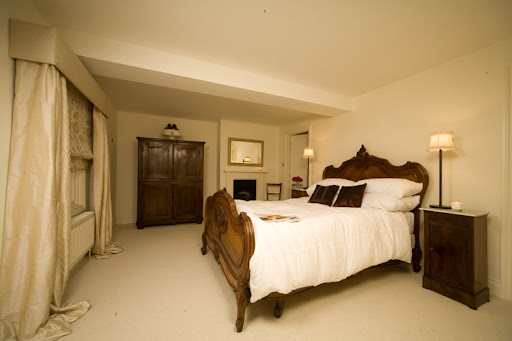 Wooden Classic Bedroom Interior Design by Ratchford Taylor Wooden Classic Bedroom Interior Design by Ratchford Taylor