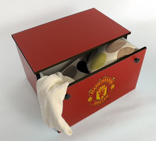 Manchester United Bedroom Interior Design and Furniture Picture 4 manchester united theme for interiors, logo manchester united football club