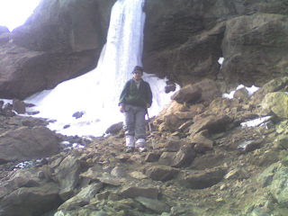 Mount DamavMouMount Damavnd Icefall at 5100m