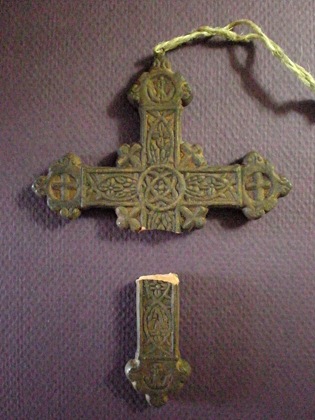 [crucifix[2].jpg]