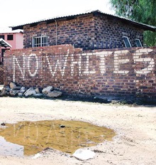 [HateSpeechAgainstWhitesOnWallEastCape2008[4].jpg]