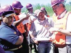 [SA Water Affairs Minister LindiweHendricks_enraged_WaterTheftsByDiamondMineNov262008[5].jpg]