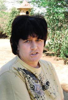 [Viljoen_Jeanie_Smallholder_SixDogsPo.png]