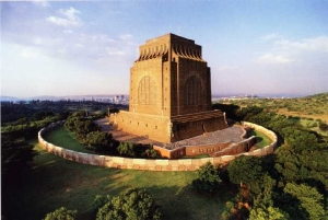 [Voortrekker Monument build in 1938 to commemorate Great Trek[1].png]