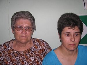 [Pretorius Rika right_ Terblanche Maria left Middelburg crime victims beserk knifeman Oct 1 2009[7].jpg]