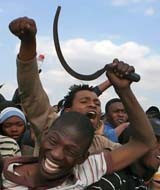 [Blacks in SA increasingly angry with their greedy elite - strikes hit SA again[5].jpg]