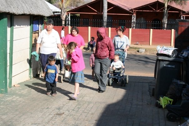 [Afrikaner poor increasingly desperate in Pretoria backyard squats Oct 2009[2].jpg]