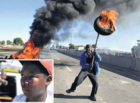 [Zandspruit2 protest March302011[4].jpg]