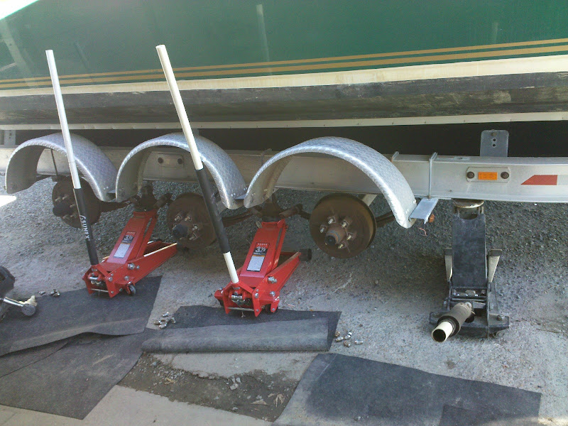 How long do your boat trailer tires last. The Hull Truth Boating