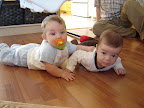 Félix (7 mois) et Xavier (4 mois)