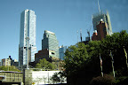 Des buildings... y'en avait un pis un autre par là-bas / Buildings... we saw a lot of those through the weekend