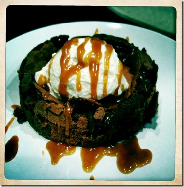 choc cake and sauce 022