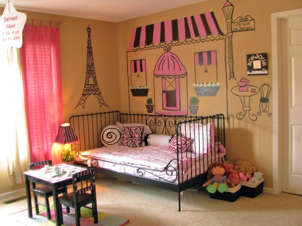 [hgtv-rms_parisian-eiffel-bedroom_s4x3_lg[5].jpg]
