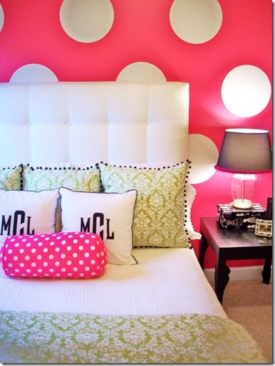 hgtv-RMS_ECinNC-pink-green-bedroom_s3x4_lg