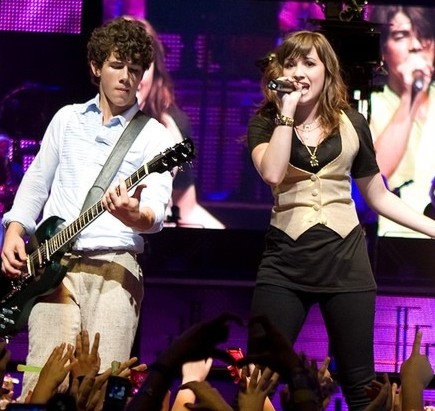 disneylatinocom disneychannel