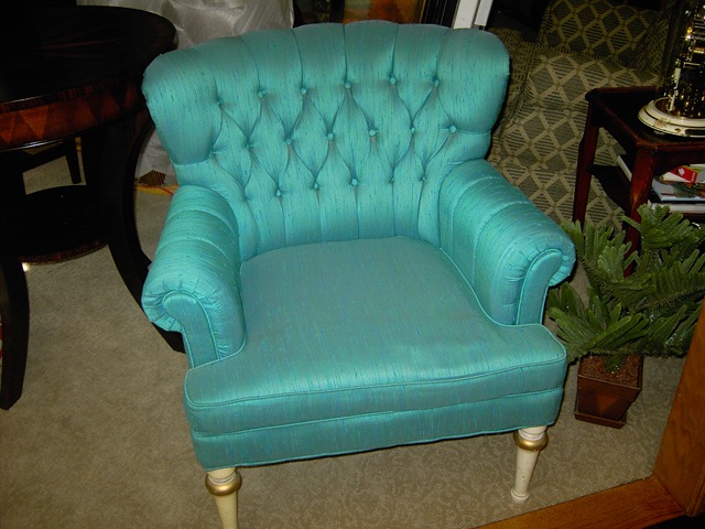 [blue chair 004[3].jpg]