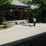 石庭お手入れ中。
