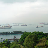 セントーサからの眺め。
海にタンカーらしき大型船が半端なくたくさん停泊しているのが見えました。