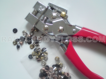 Plier for punch and eyelet