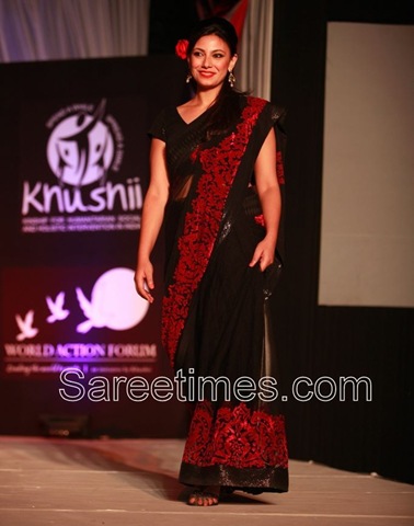 [Pratima_Karan_Black_Saree[3].jpg]
