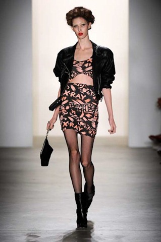 [popup-desfile-jeremyscott-nyspring2011rtw-110[3].jpg]