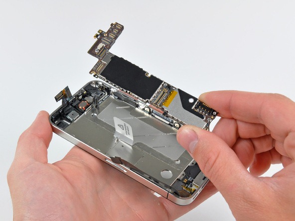 [iphone 4 teared down (7)[3].jpg]