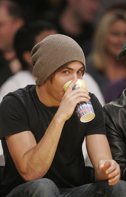 Zac Efron having a good time at the LA Lakers game. The Los Angeles Lakers defeated the Memphis Grizzlies by the final score of 99-89 at Staples Center in downtown Los Angeles, CA. <P> Pictured: Zac Efron <P> <B>Ref: SPL84529 030309 </B><br> Picture by: Kevin Reece / London Ent / Splash News </P><P> <B>Splash News and Pictures</B><br> Los Angeles: 310-821-2666<br> New York: 212-619-2666<br> London: 870-934-2666<br> photodesk@splashnews.com<br> </P>