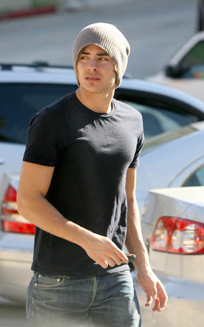 zac-efron-gas-339-16.JPG