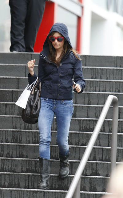 28822, LOS ANGELES, CALIFORNIA - Monday, March 2, 2009. After a morning visit to a casting agent, Ashley Tisdale goes to the Bella Visage Salon with her mom in Los Angeles. After their appointment they had lunch at the Westfield Mall. Photograph: Nate Jones, PacificCoastNews.com ***FEE MUST BE AGREED PRIOR TO USAGE*** UK OFFICE: +44 131 557 7760/7761/7762Â US OFFICE: 1 310 261 9676