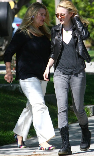 dakota-fanning-rebel (7).JPG