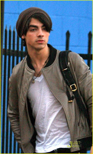 joe-nick-jonas-mcdonalds-mates-01.jpg