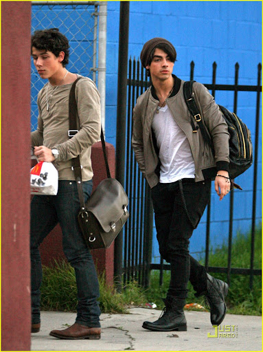 joe-nick-jonas-mcdonalds-mates-03.jpg