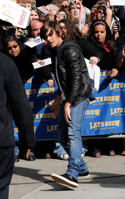 Actor Zac Efron visits "Late Show with David Letterman" at the Ed Sullivan Theater on April 13, 2009 in New York City. Alec Baldwin, Zac Efron and Russell Crowe Visit "Late Show with David Letterman" - April 13, 2009 Ed Sullivan Theater New York, NY United States April 13, 2009 Photo by Gary Gershoff/WireImage.com  To license this image (57178508), contact WireImage.com