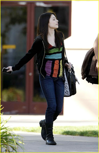 miranda-cosgrove-tutor-terrific-01.jpg