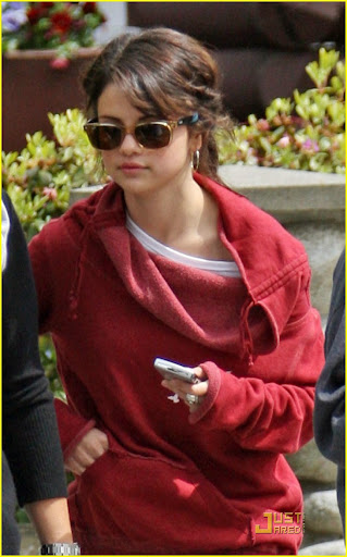 selena-gomez-capilano-cute-02.jpg
