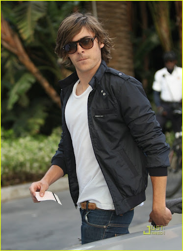 zac-efron-lakers-lover-06.jpg