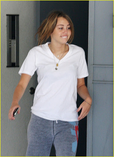 miley-cyrus-pilates-princess-02.jpg