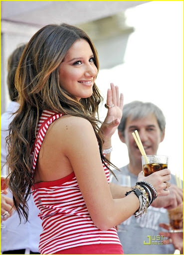 ashley-tisdale-puerco-espin-04.jpg