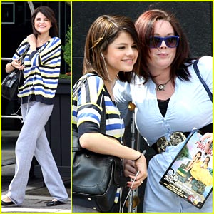 selena-gomez-stripe-silly.jpg