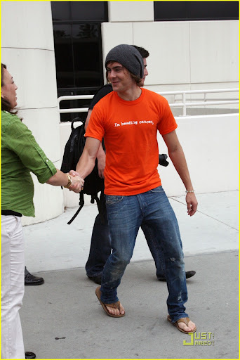 zac-efron-beading-cancer-02.jpg