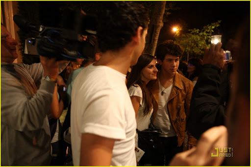 nick-jonas-hs-grad-01.jpg