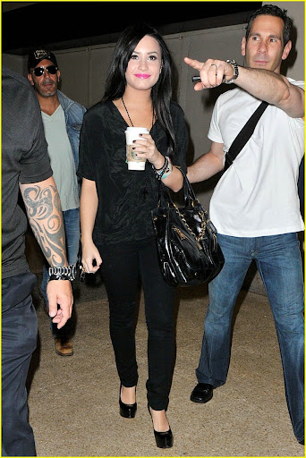 demi-lovato-alexa-chung-05.jpg
