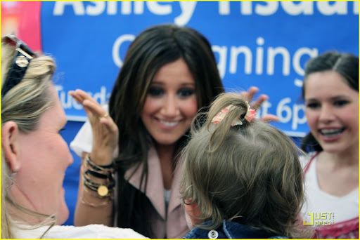 ashley-tisdale-free-concert-tomorrow-07.jpg