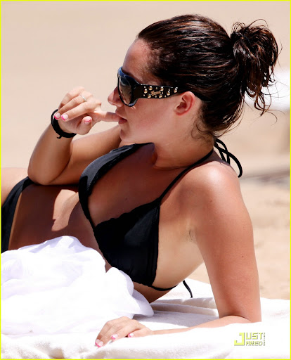 ashley-tisdale-scott-speer-hawaii-02.jpg
