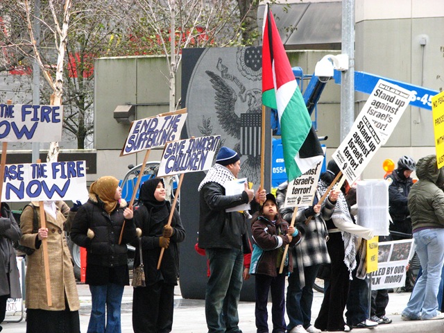 [Anti-Israel Protest Week3 163[2].jpg]