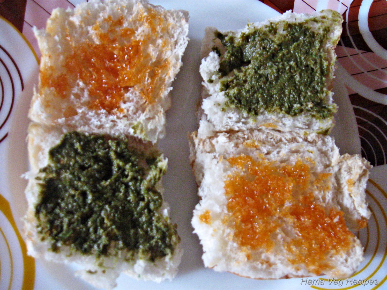 [Pav greased with Chutney.jpg]