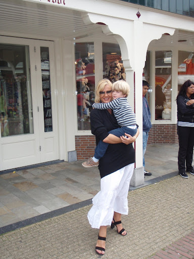 Свежей селёдочки не хотите?:) А также развиртуализация и Volendam. 